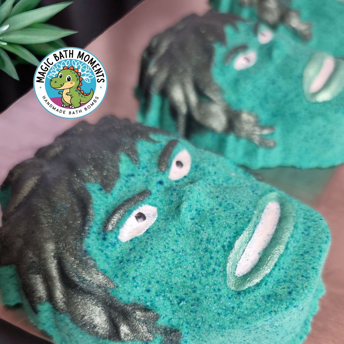 Hulk Smash Fizz! – Cherry Berry Chews Superhero Bath Bomb