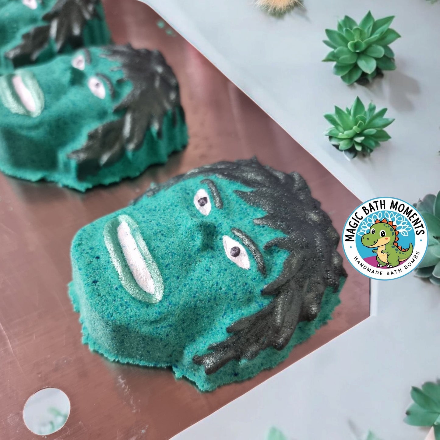 Hulk Smash Fizz! – Cherry Berry Chews Superhero Bath Bomb